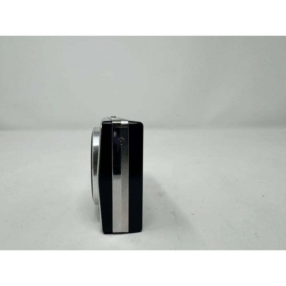Olympus Stylus 7000 12 MP Digital Camera, 7x Optical Zoom for parts